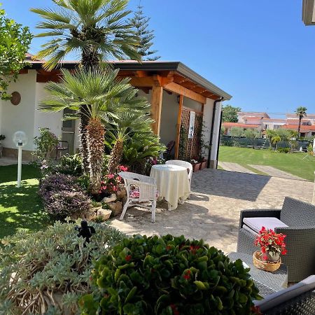 Villa Cecilia Bed And Breakfast Cellole Экстерьер фото