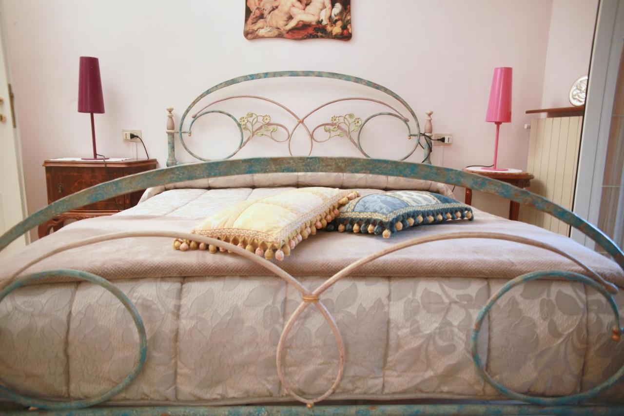Villa Cecilia Bed And Breakfast Cellole Экстерьер фото